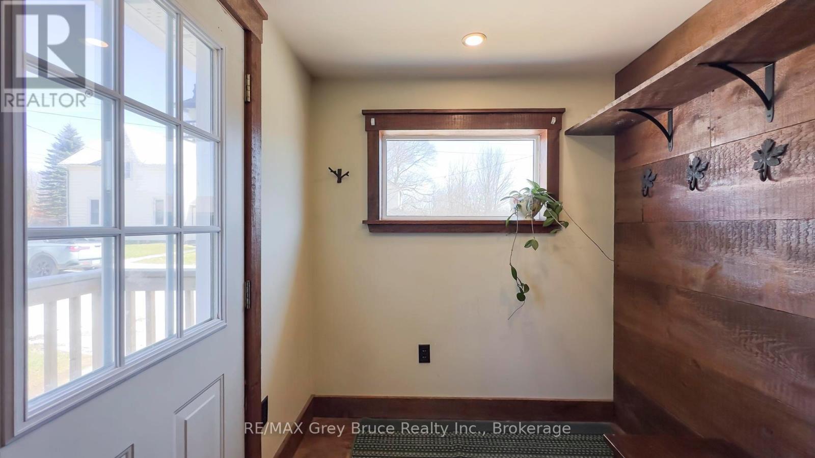 18 2nd Avenue Ne Avenue, Arran-Elderslie, Ontario  N0G 1L0 - Photo 7 - X12066254