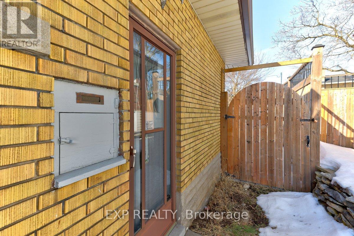 Property at 281 ERB STREET image 5