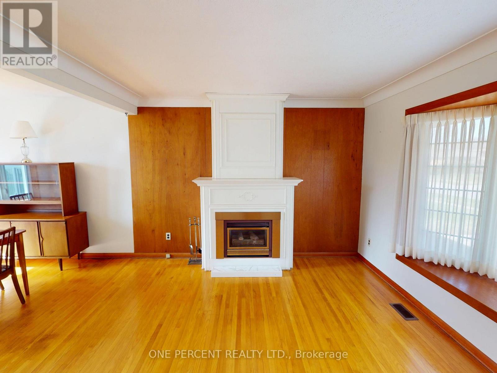 Property at 4607 QUEENSWAY GARDENS image 3