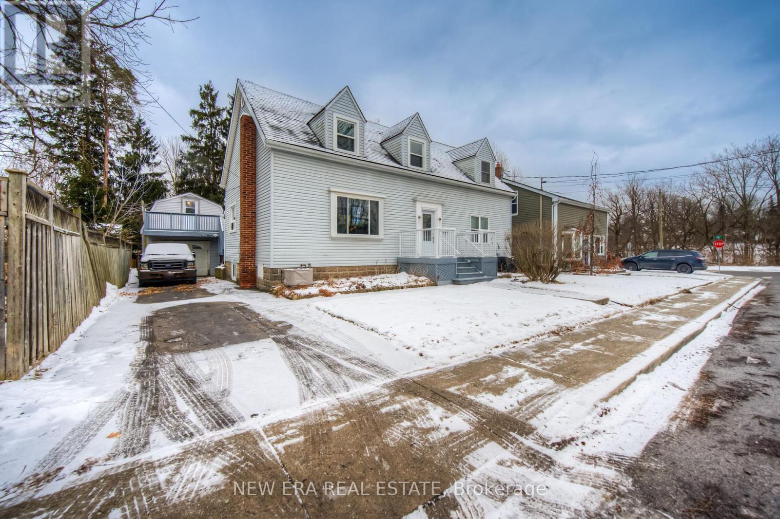 Property at 55 WELLINGTON STREET S image 2