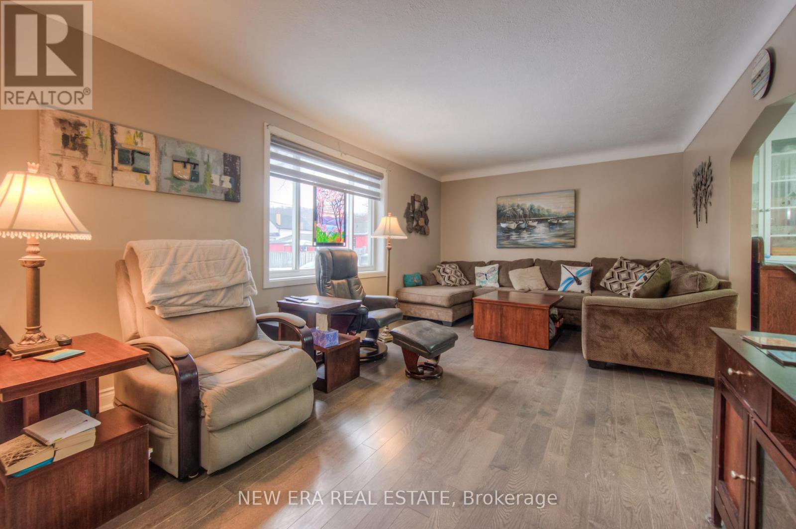 Property at 55 WELLINGTON STREET S image 3