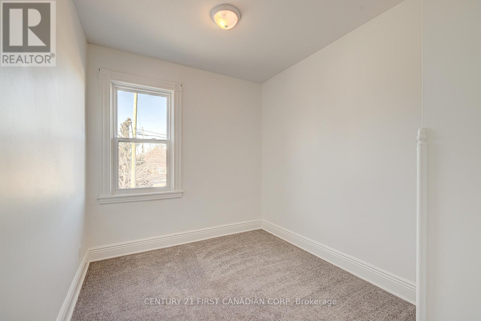Photo 17 of 29 for 241 Ross Street