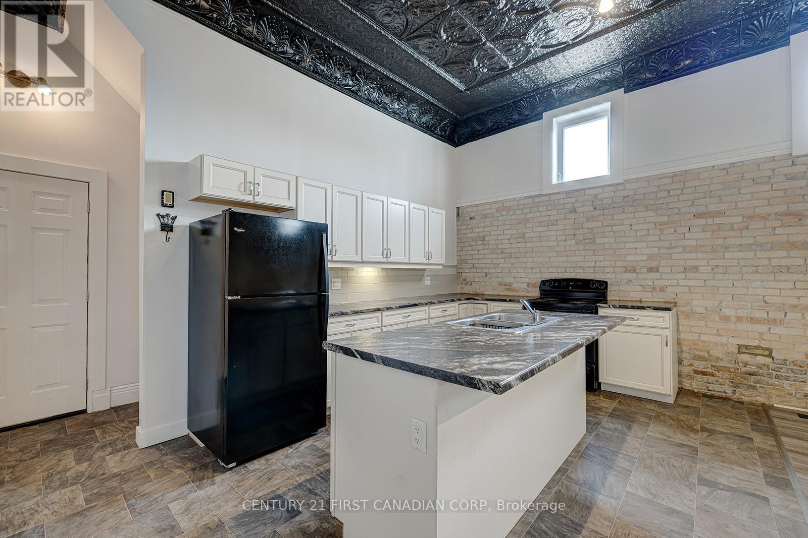 Photo 9 of 29 for 241 Ross Street