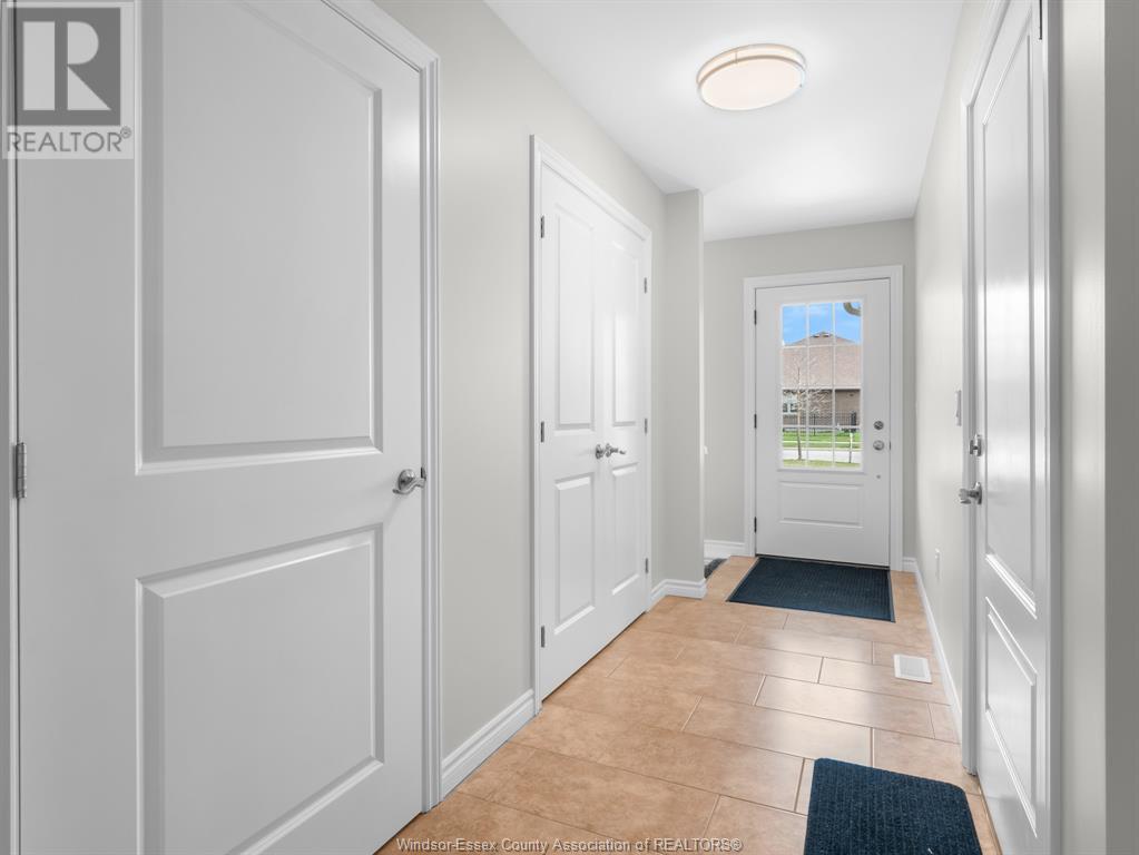 Property at 155 MEADOWVIEW AVENUE image 5