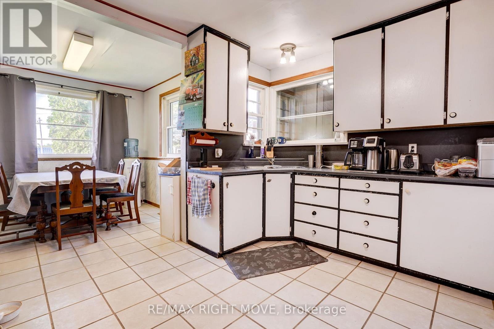 Property at 4142 STEWARTS LANE image 3