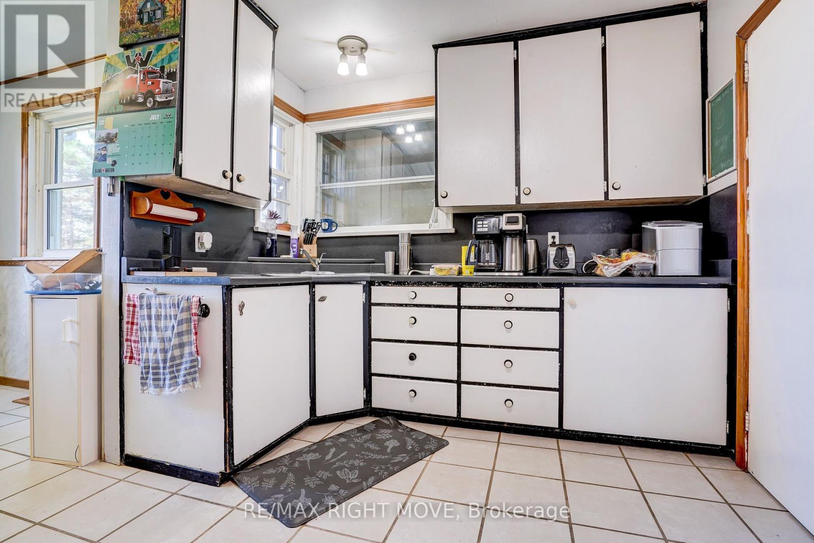 Property at 4142 STEWARTS LANE image 4