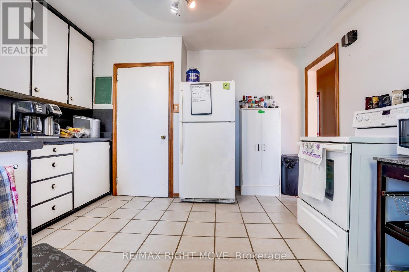 Property at 4142 STEWARTS LANE image 5
