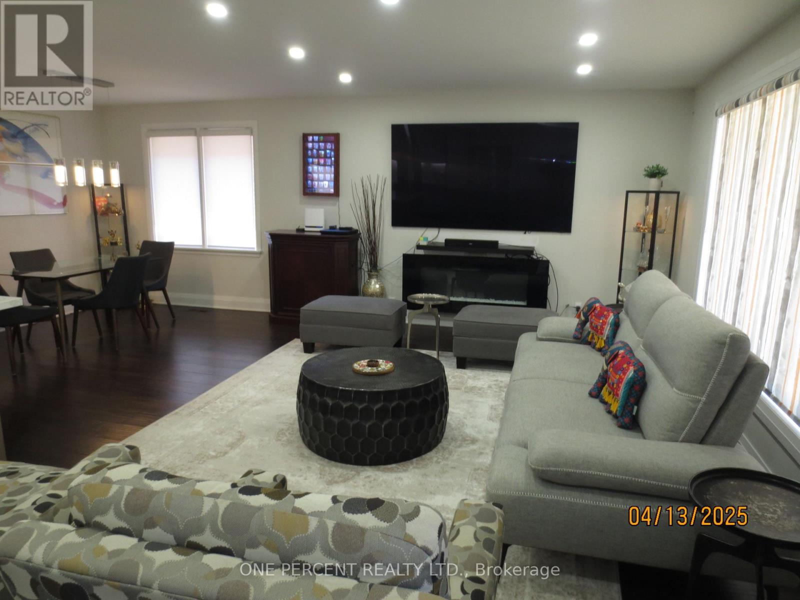 39 Decarie Circle, Toronto, Ontario  M9B 3J1 - Photo 10 - W12083273