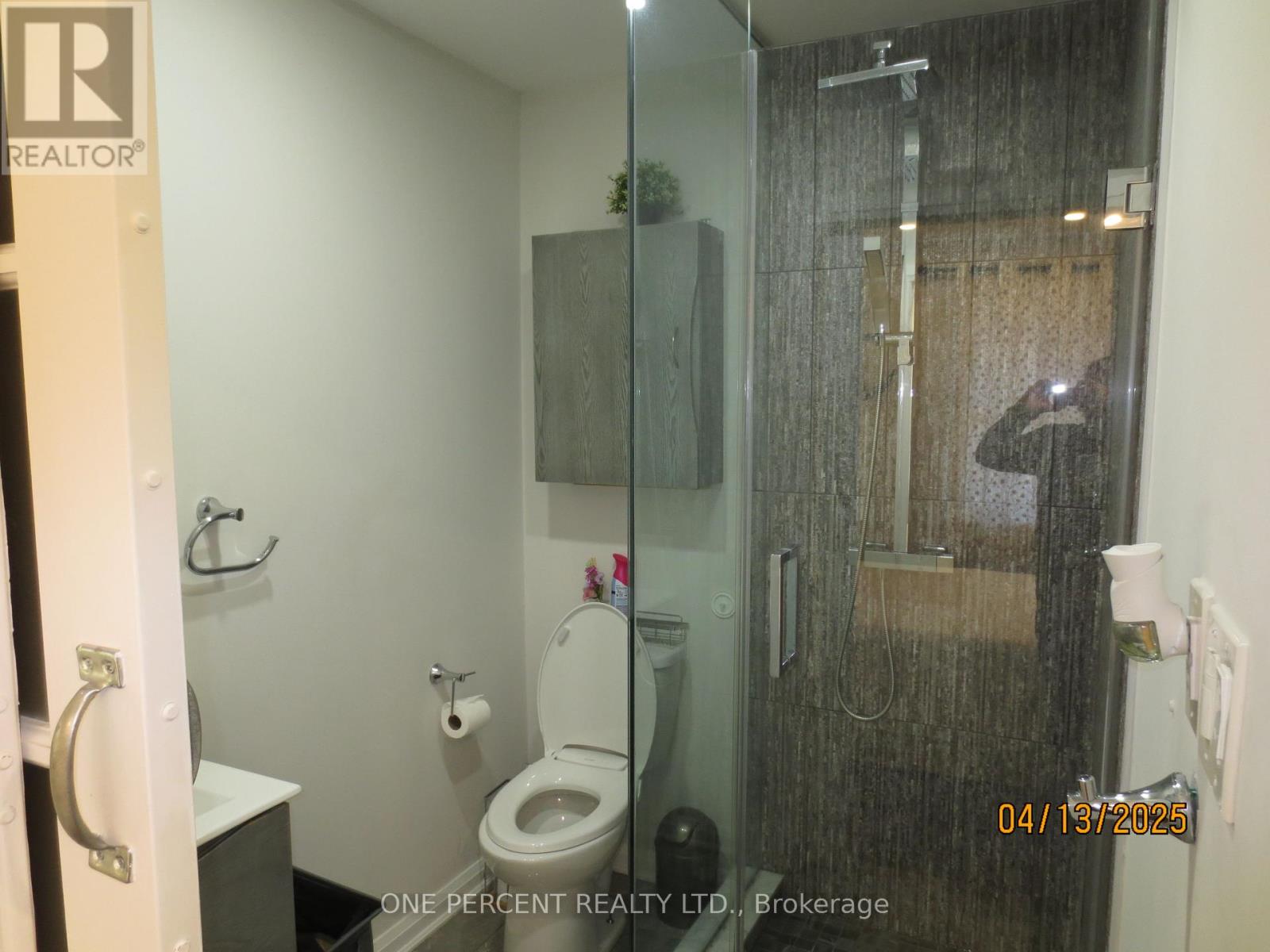 39 Decarie Circle, Toronto, Ontario  M9B 3J1 - Photo 17 - W12083273