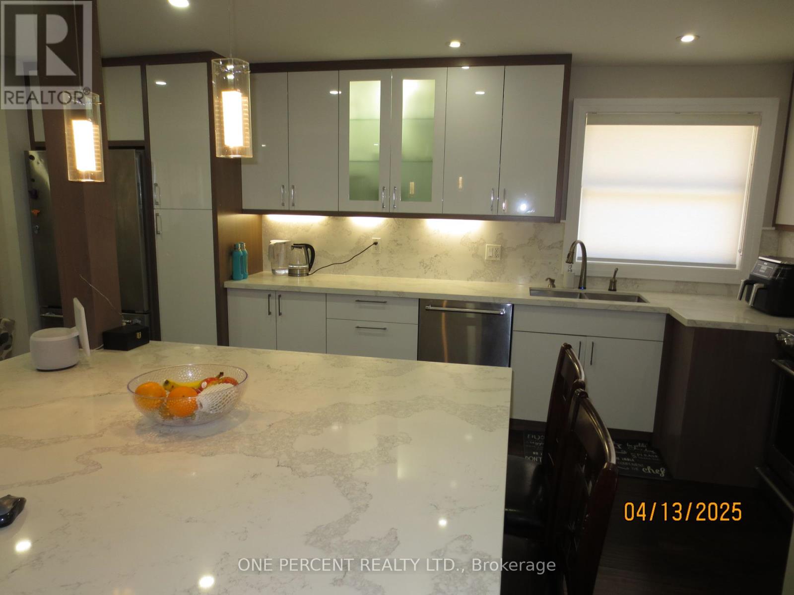 39 Decarie Circle, Toronto, Ontario  M9B 3J1 - Photo 23 - W12083273