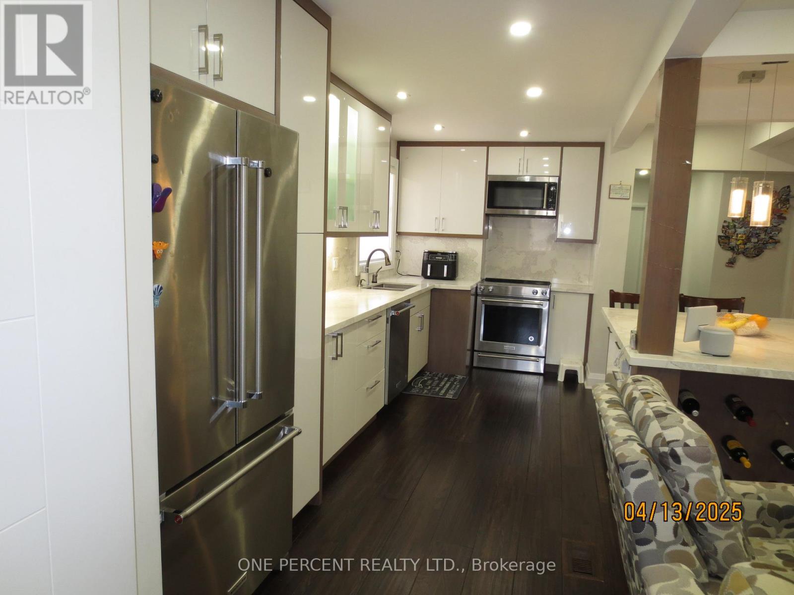 39 Decarie Circle, Toronto, Ontario  M9B 3J1 - Photo 24 - W12083273