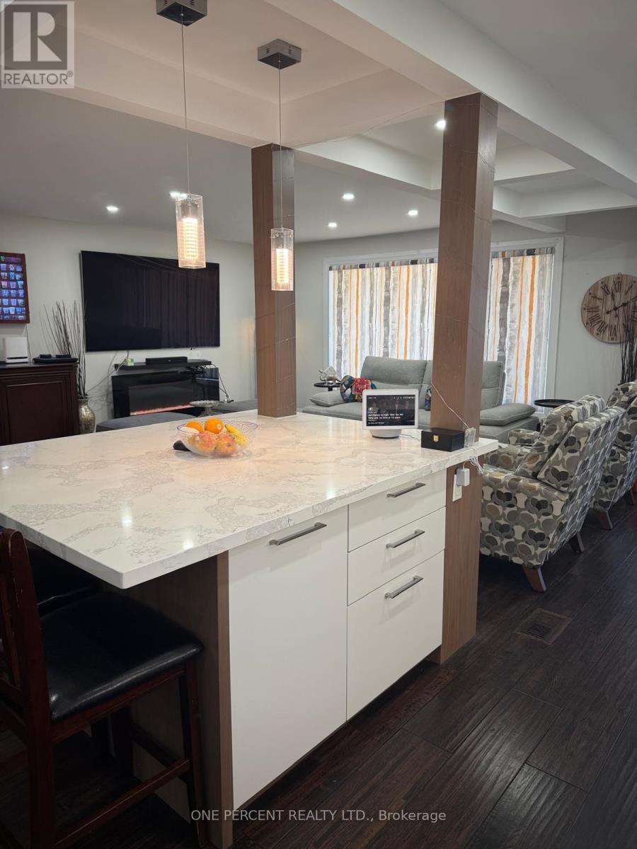 39 Decarie Circle, Toronto, Ontario  M9B 3J1 - Photo 27 - W12083273