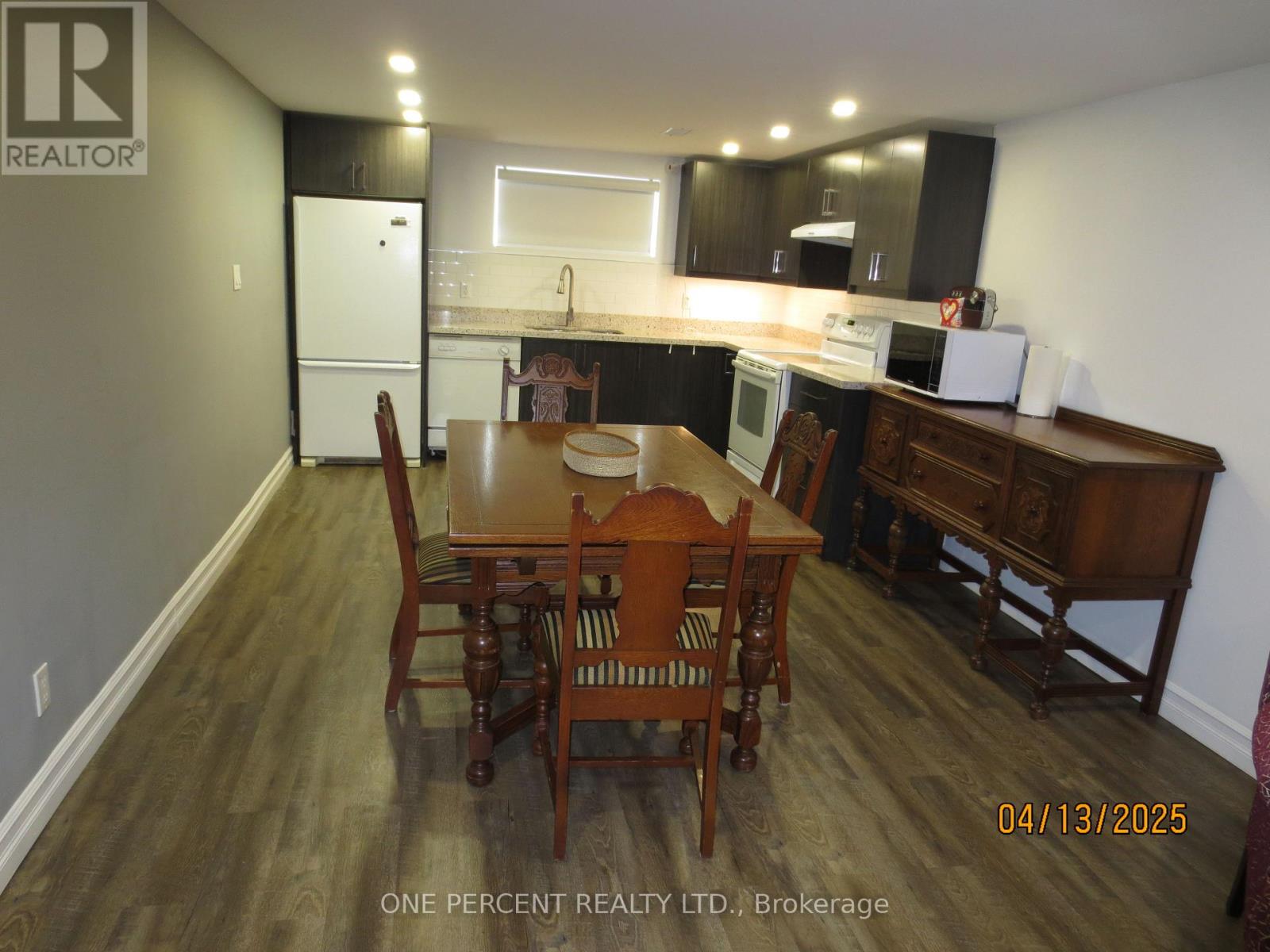 39 Decarie Circle, Toronto, Ontario  M9B 3J1 - Photo 34 - W12083273