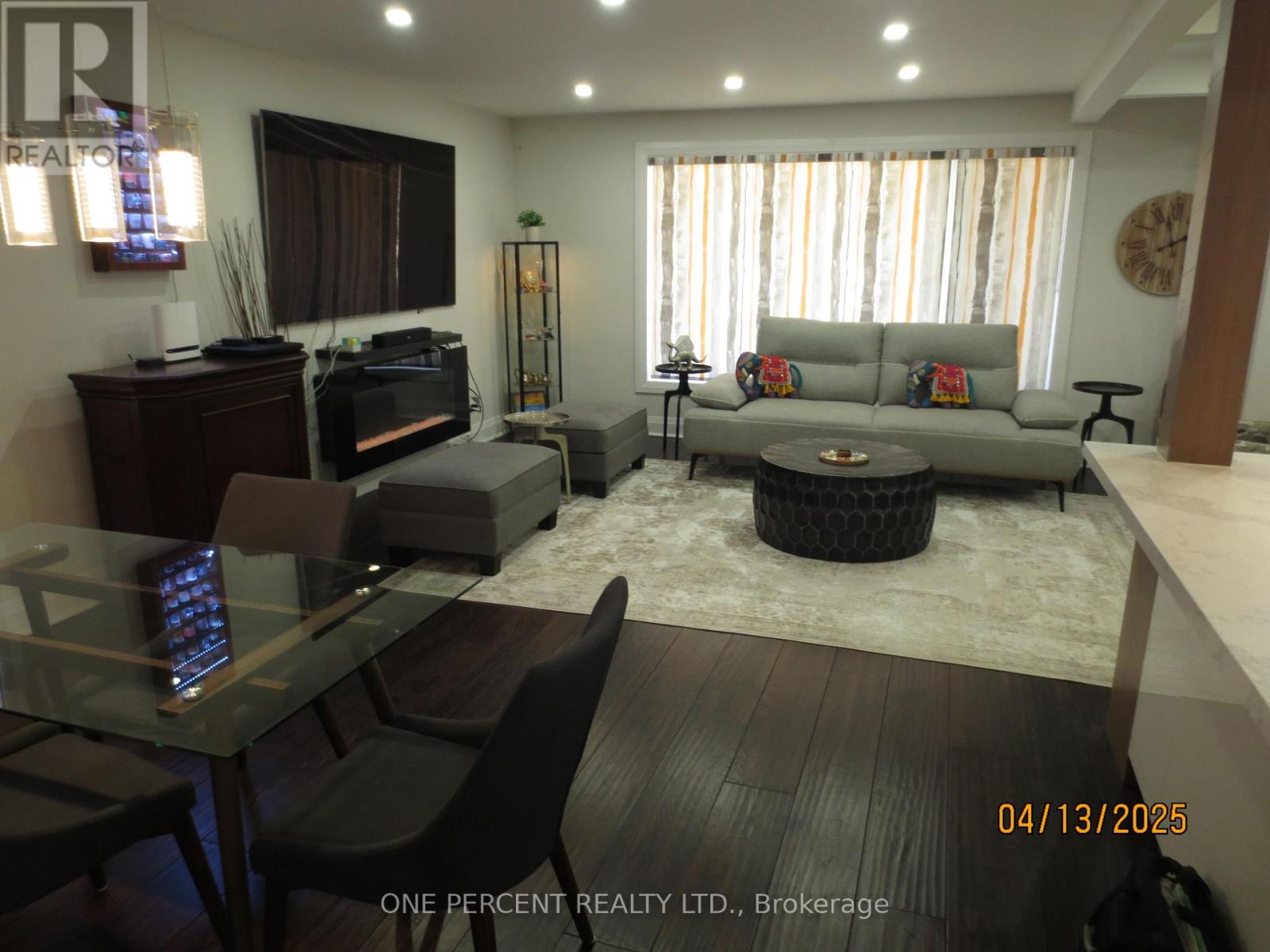 39 Decarie Circle, Toronto, Ontario  M9B 3J1 - Photo 9 - W12083273