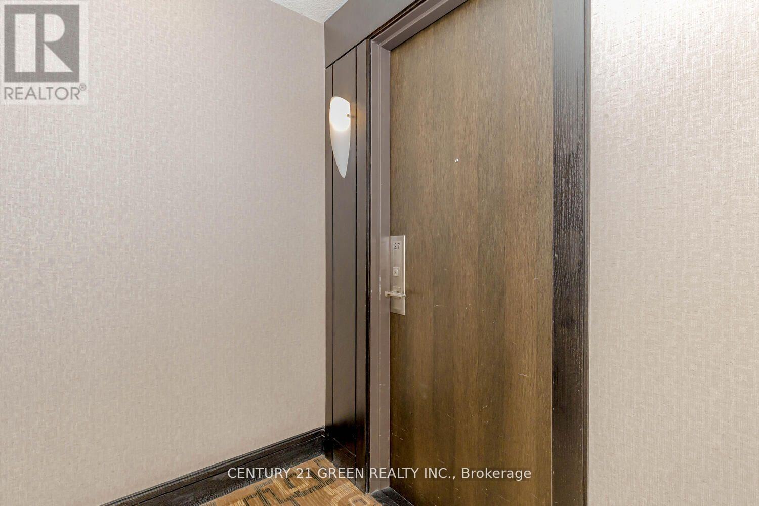 217 - 55 De Boers Drive, Toronto, Ontario  M3J 0G5 - Photo 7 - W12085891