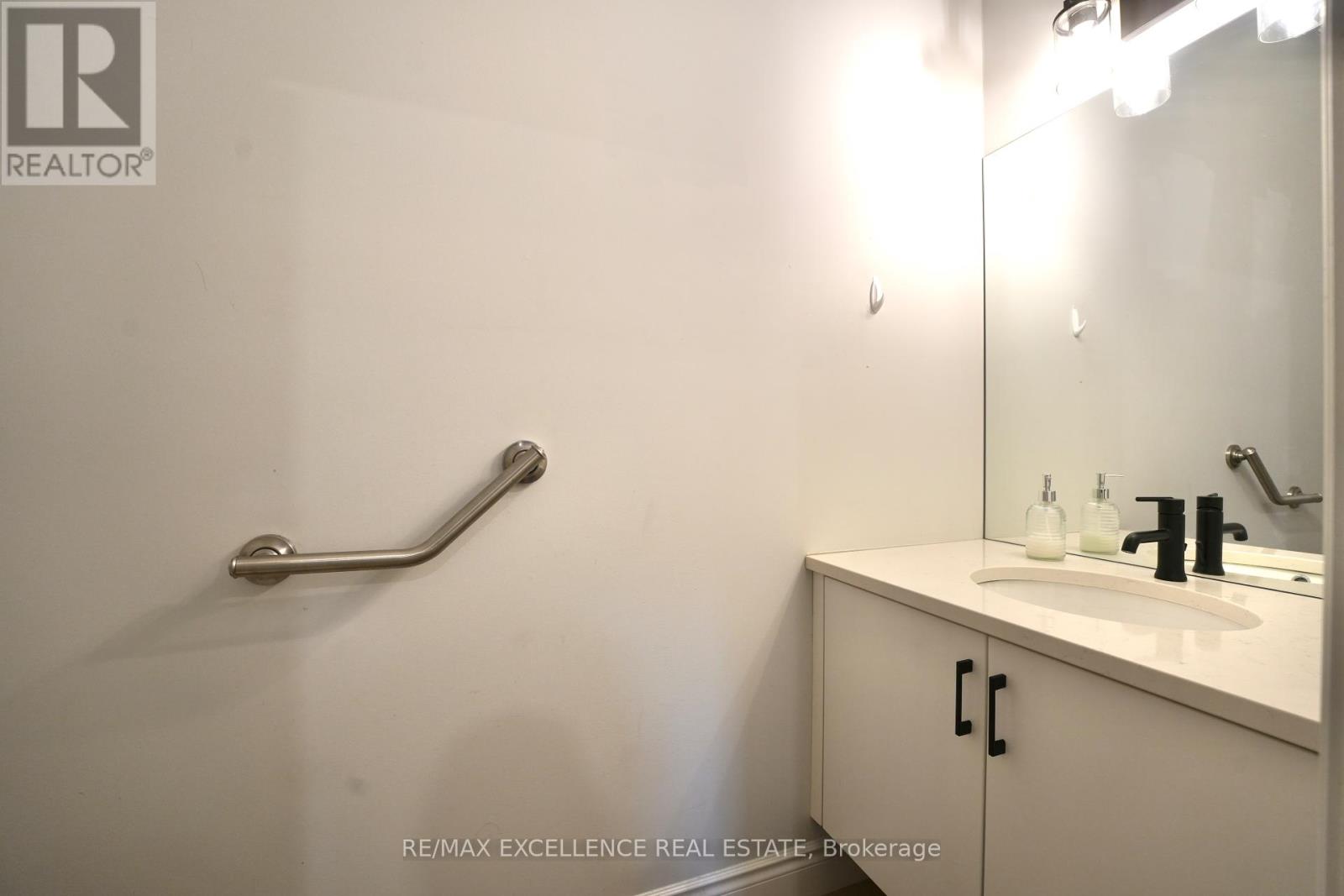 90 Wayside Lane, Southwold, Ontario  N5P 0G3 - Photo 5 - X12085881