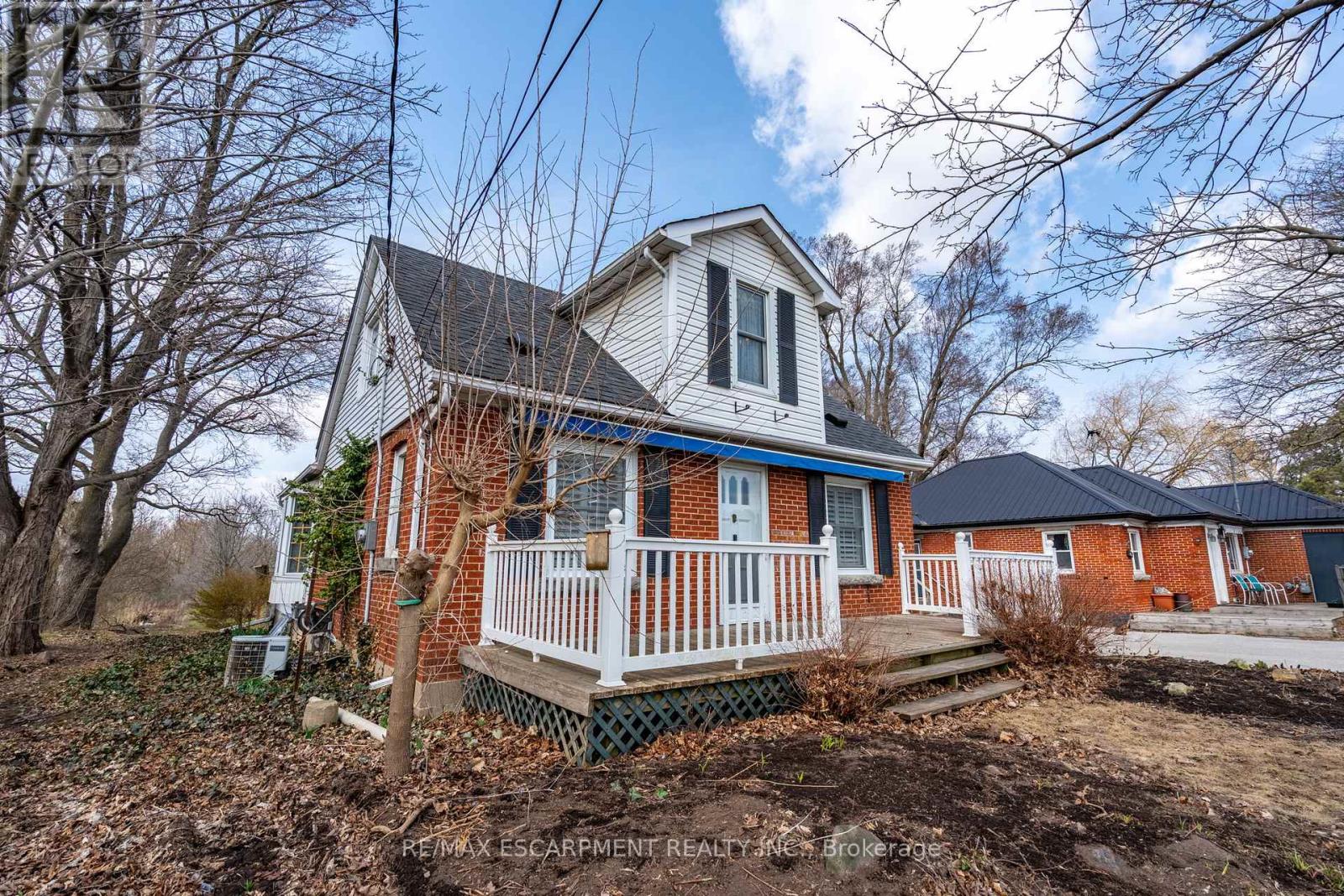 Property at 2806 UPPER JAMES STREET image 3