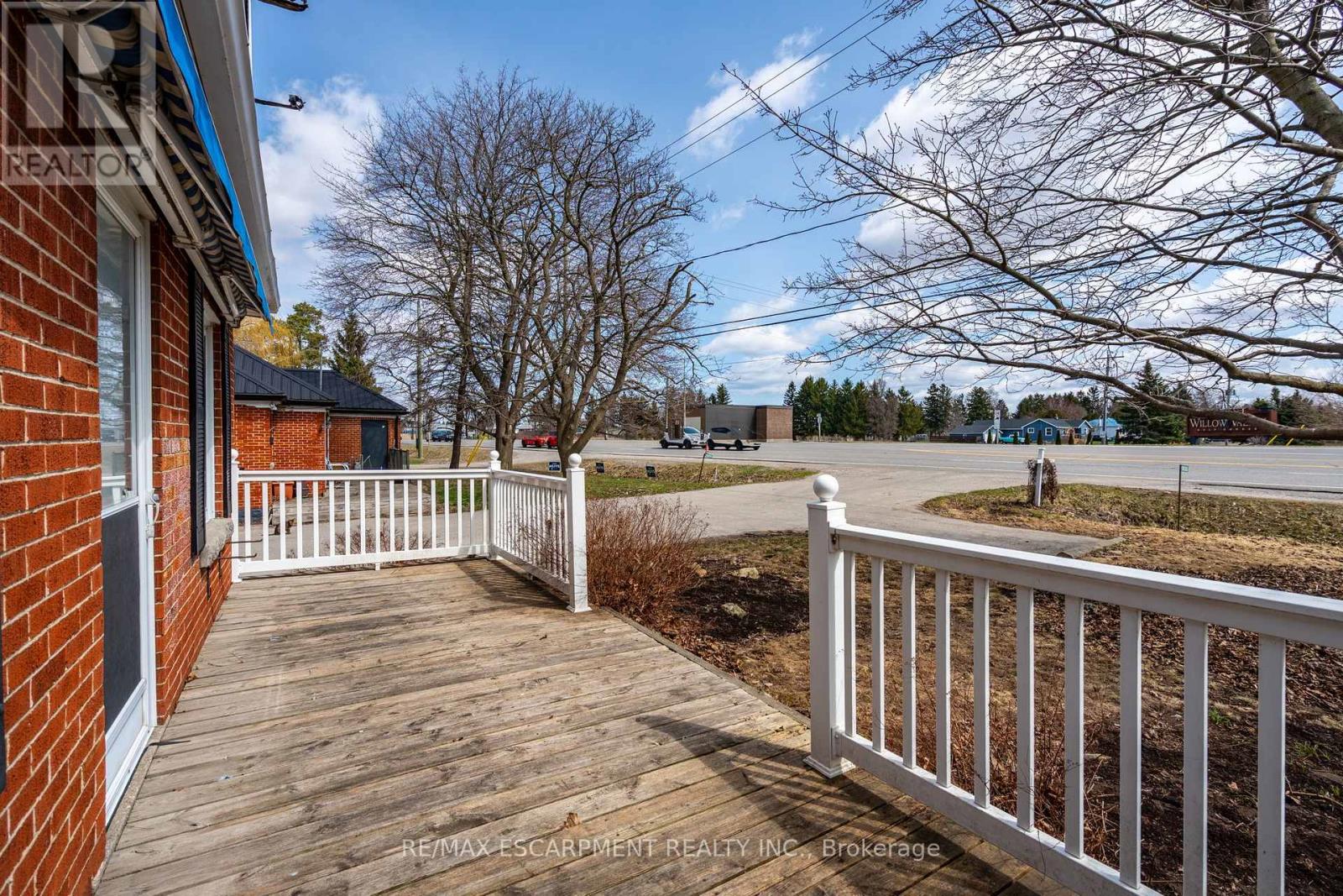 Property at 2806 UPPER JAMES STREET image 4