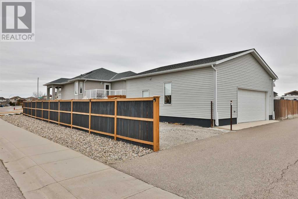 Property at 2 Mt Sundial Bay W image 3