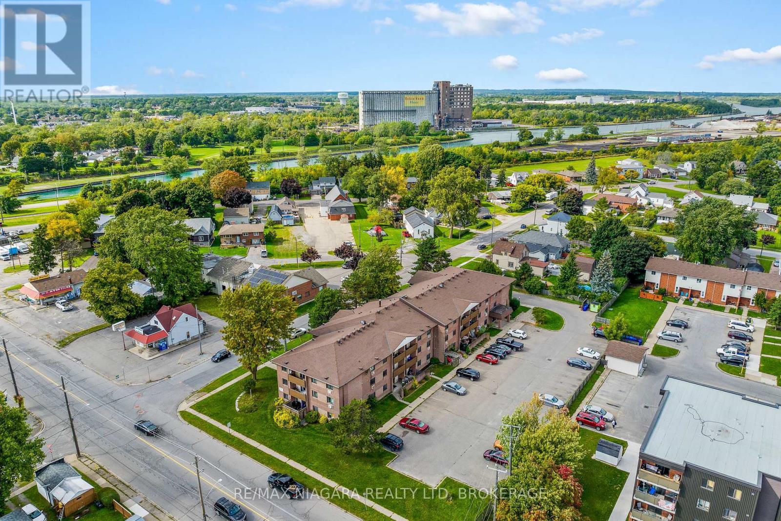 323 - 72 Main Street E, Port Colborne, Ontario  L3K 5Z8 - Photo 2 - X12086026
