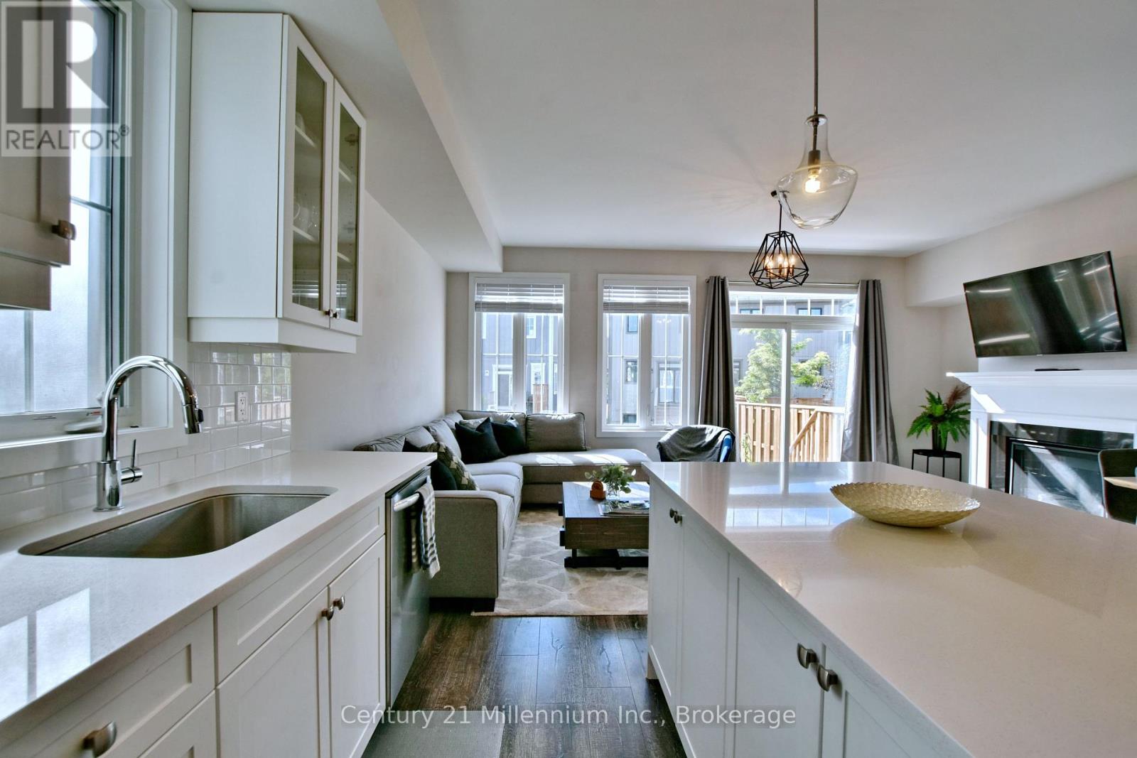 349 Yellow Birch Crescent, Blue Mountains, Ontario  L9Y 0R4 - Photo 14 - X12085999