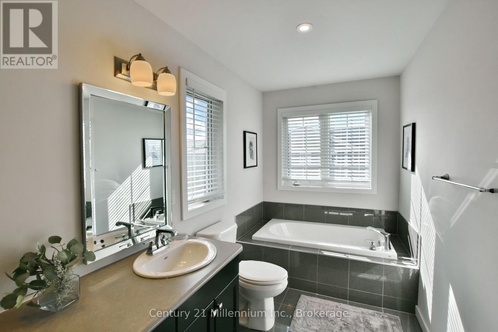 349 Yellow Birch Crescent, Blue Mountains, Ontario  L9Y 0R4 - Photo 32 - X12085999