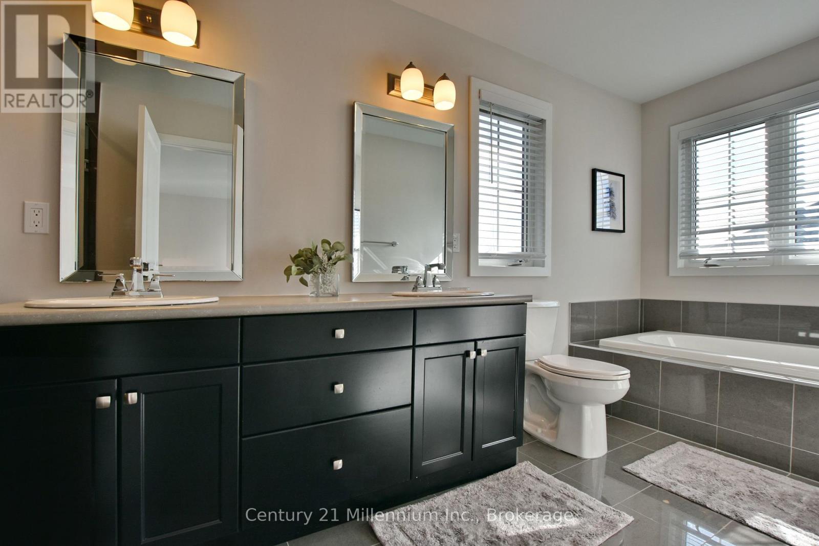 349 Yellow Birch Crescent, Blue Mountains, Ontario  L9Y 0R4 - Photo 33 - X12085999