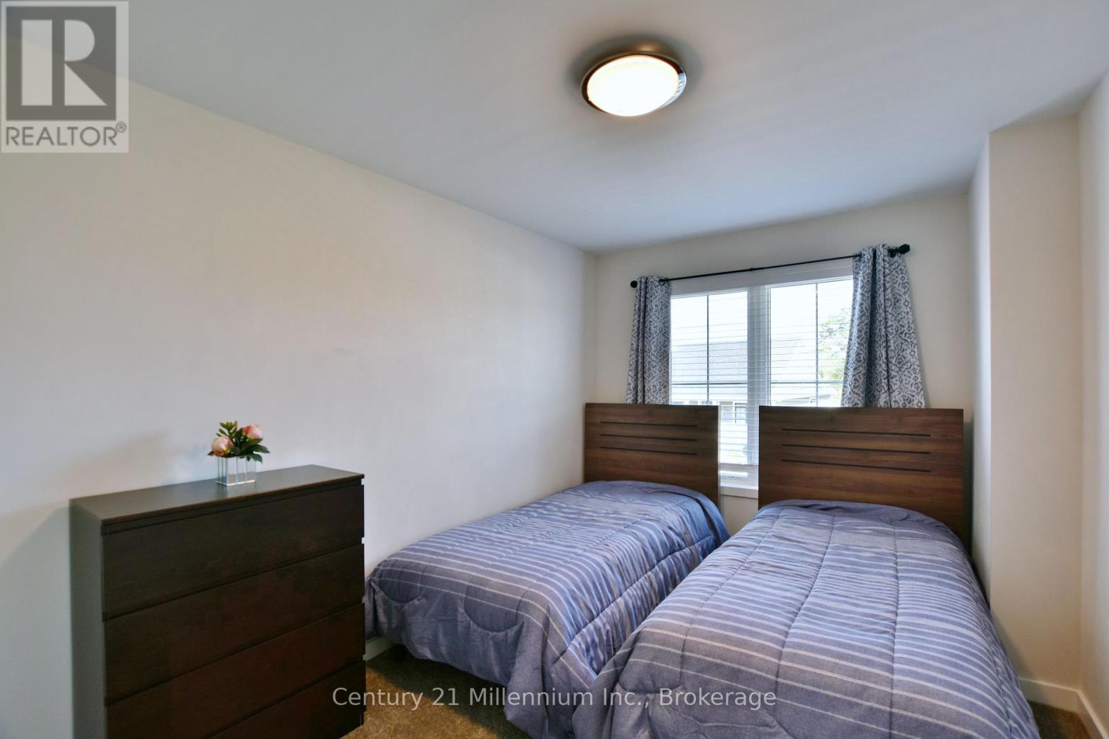 349 Yellow Birch Crescent, Blue Mountains, Ontario  L9Y 0R4 - Photo 38 - X12085999