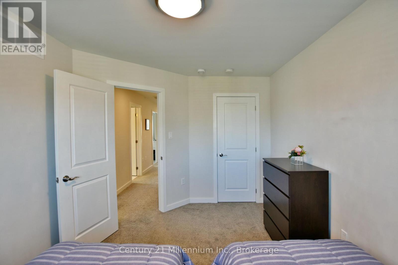 349 Yellow Birch Crescent, Blue Mountains, Ontario  L9Y 0R4 - Photo 39 - X12085999