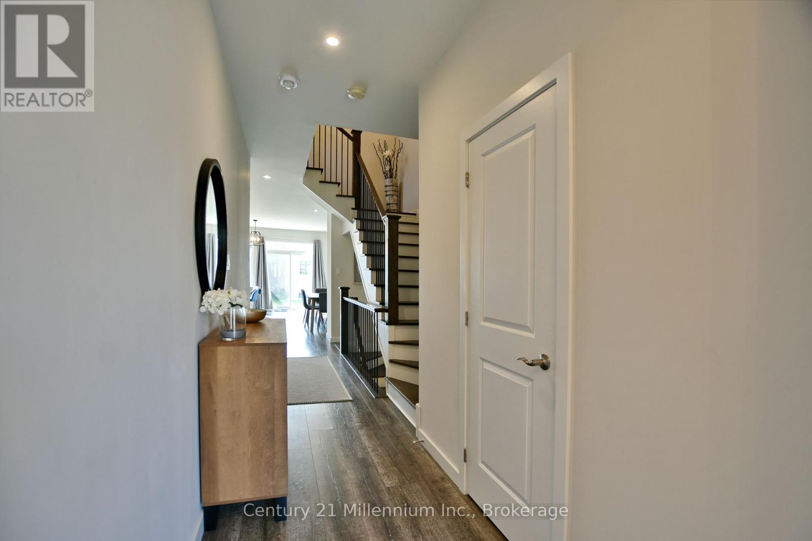 349 Yellow Birch Crescent, Blue Mountains, Ontario  L9Y 0R4 - Photo 5 - X12085999