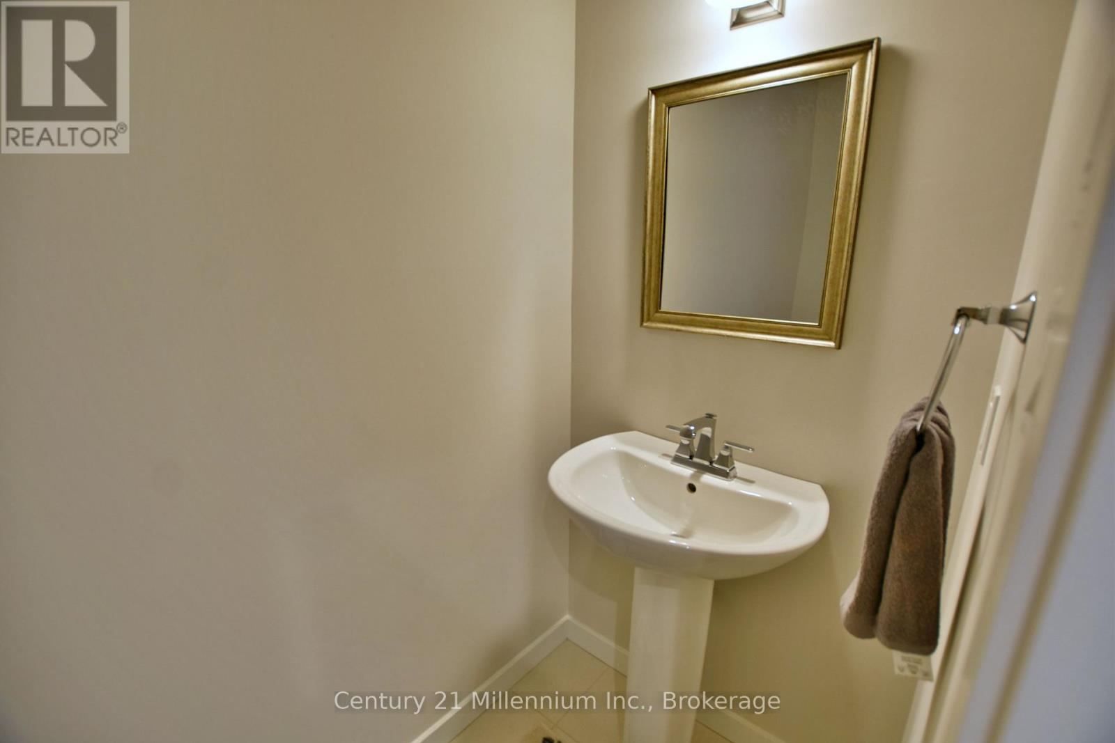 349 Yellow Birch Crescent, Blue Mountains, Ontario  L9Y 0R4 - Photo 6 - X12085999