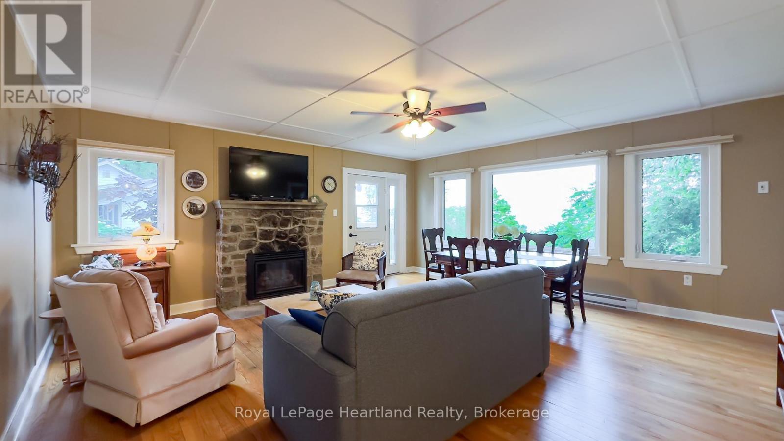 8 Cedar Drive, Bluewater, Ontario  N0M 1G0 - Photo 12 - X12086046