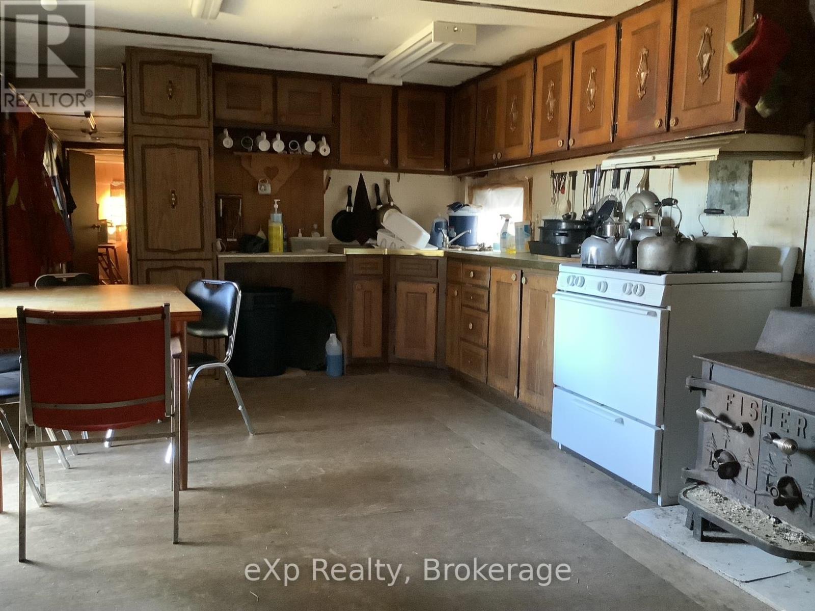 10027 522 Highway, Parry Sound Remote Area, Ontario  P0H 1A0 - Photo 18 - X12086125