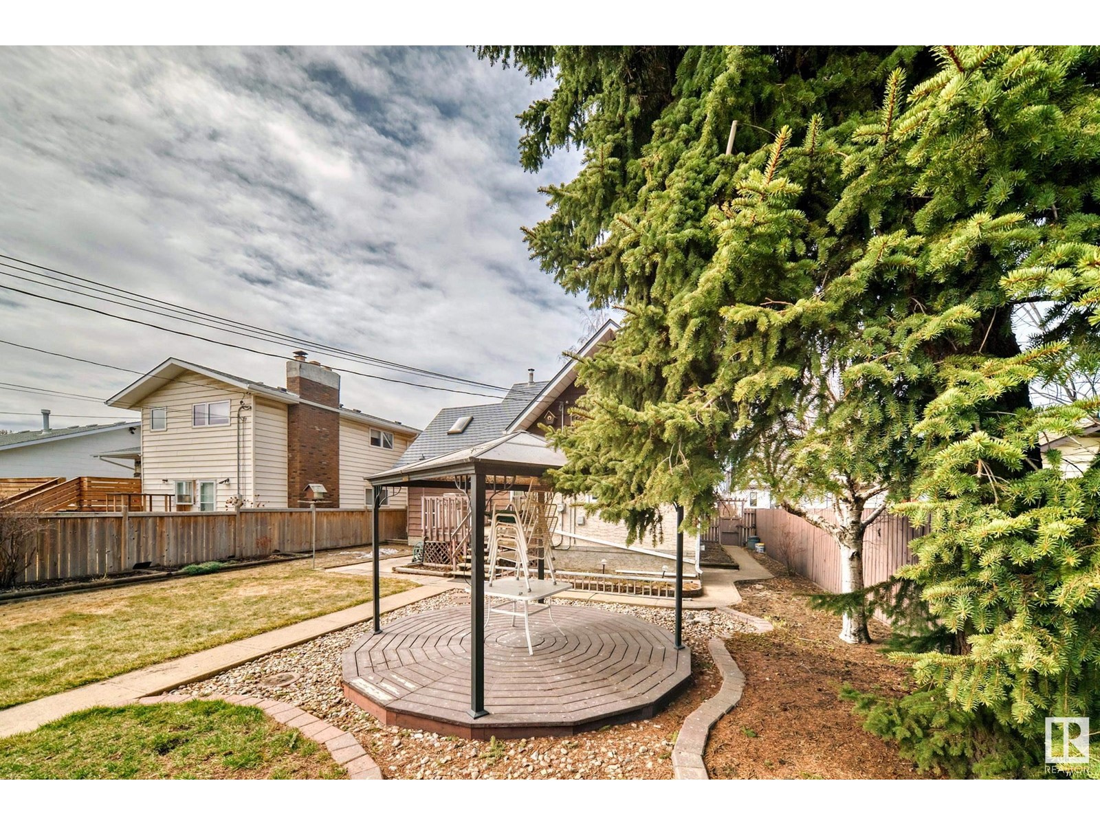 Property at 10741 151 ST NW NW image 2