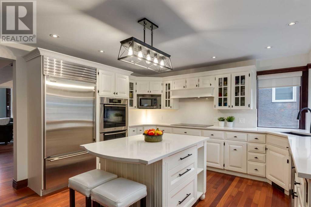 436 Coach Light Bay Sw, Calgary, Alberta  T3H 1Z2 - Photo 2 - A2206791