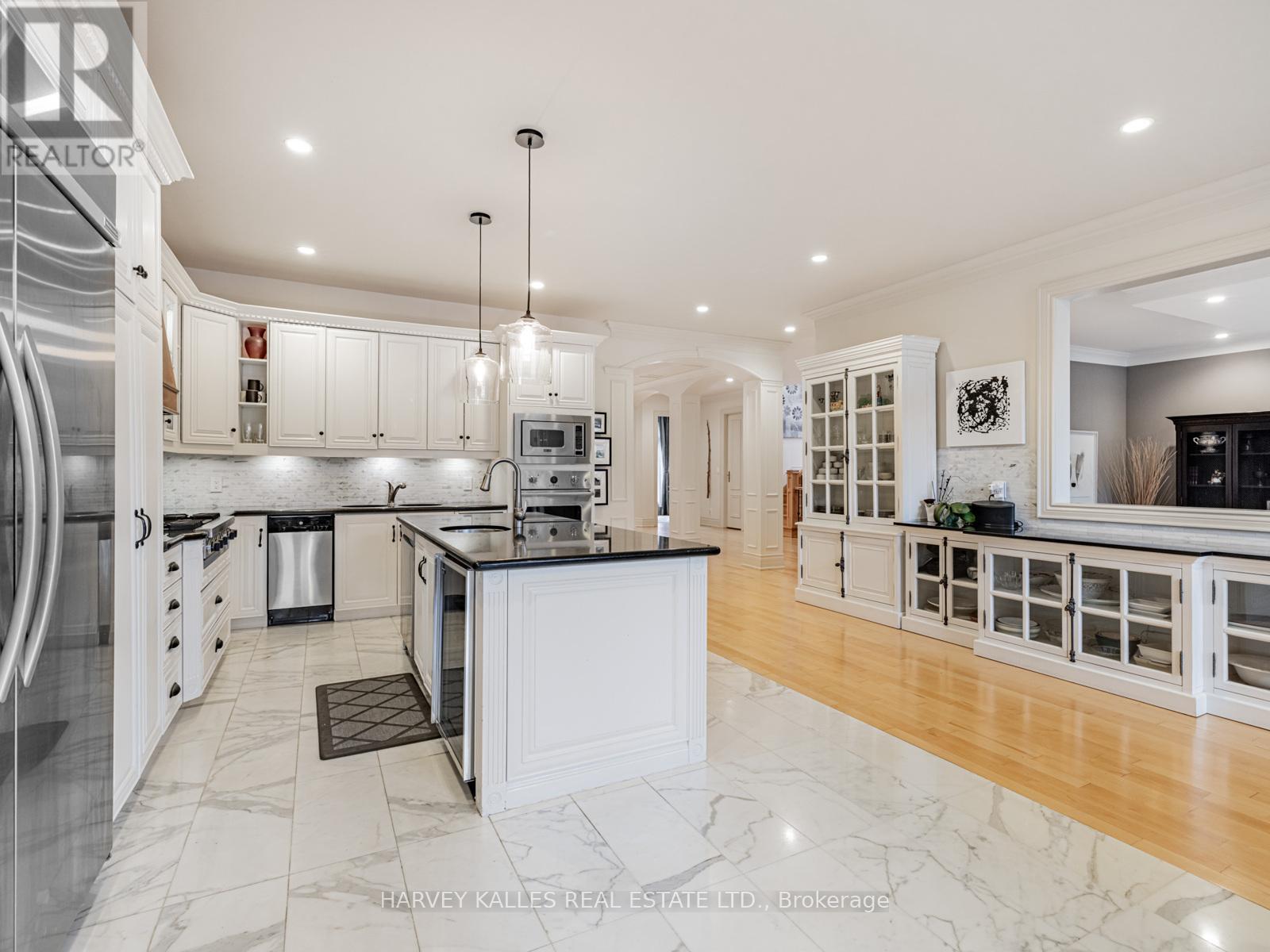 55 Viewmount Avenue, Toronto, Ontario  M6B 1T2 - Photo 15 - C12086012