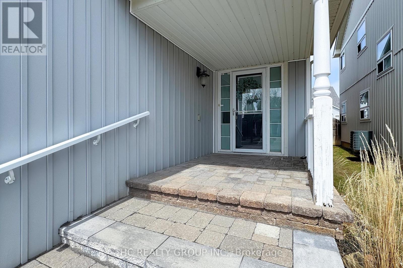 Property at 8 BEAUMARIS CRESCENT image 3