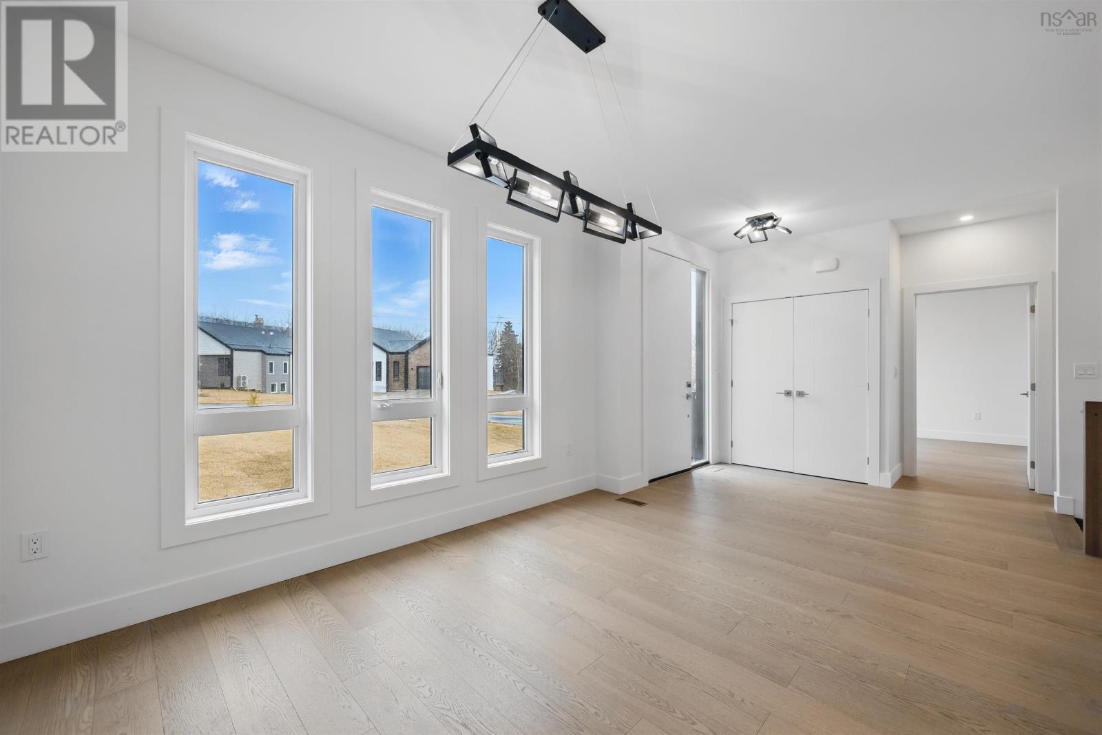 Property at 3 Merion Court image 3