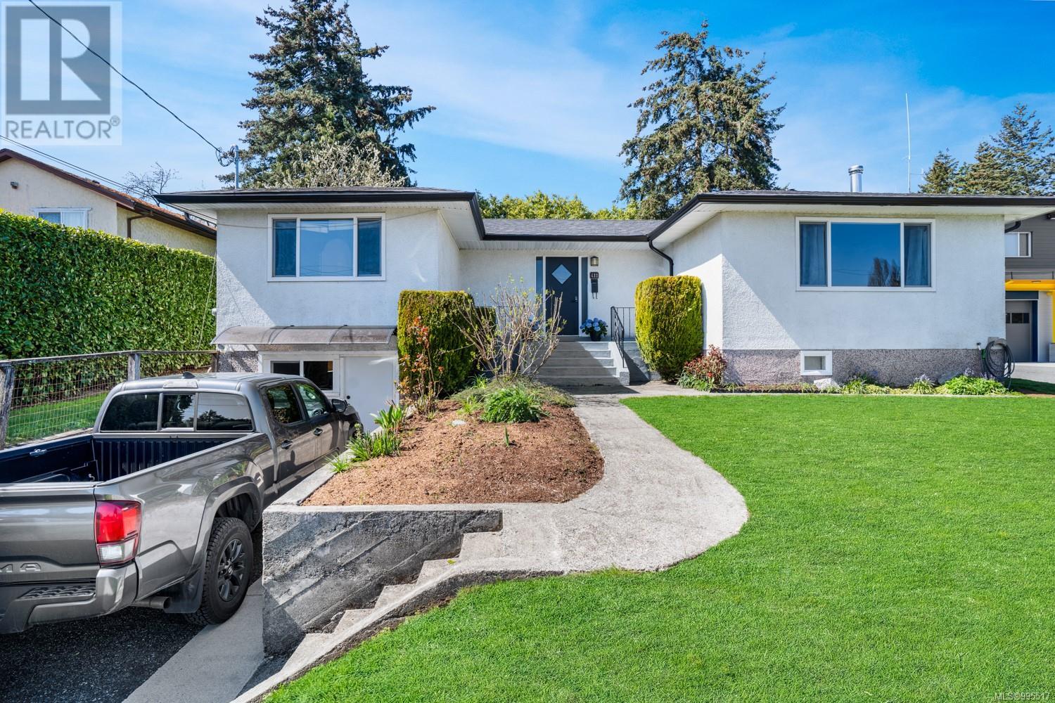 Property at 411 Chesterlea Ave image 1