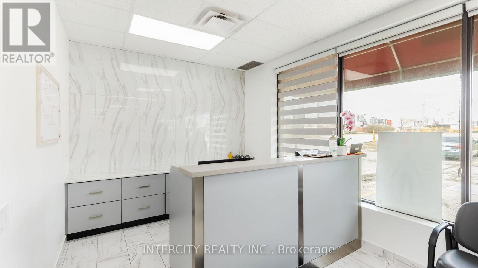 Unit C - 200 County Court Boulevard, Brampton, Ontario  L6W 4K7 - Photo 10 - W12086067