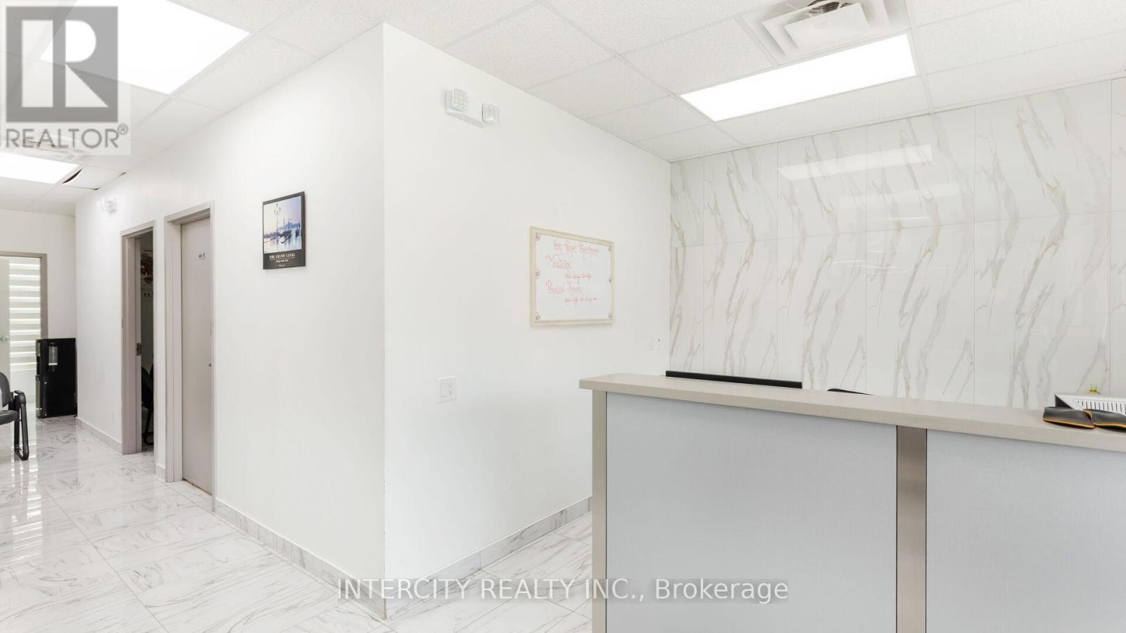 Unit C - 200 County Court Boulevard, Brampton, Ontario  L6W 4K7 - Photo 11 - W12086067