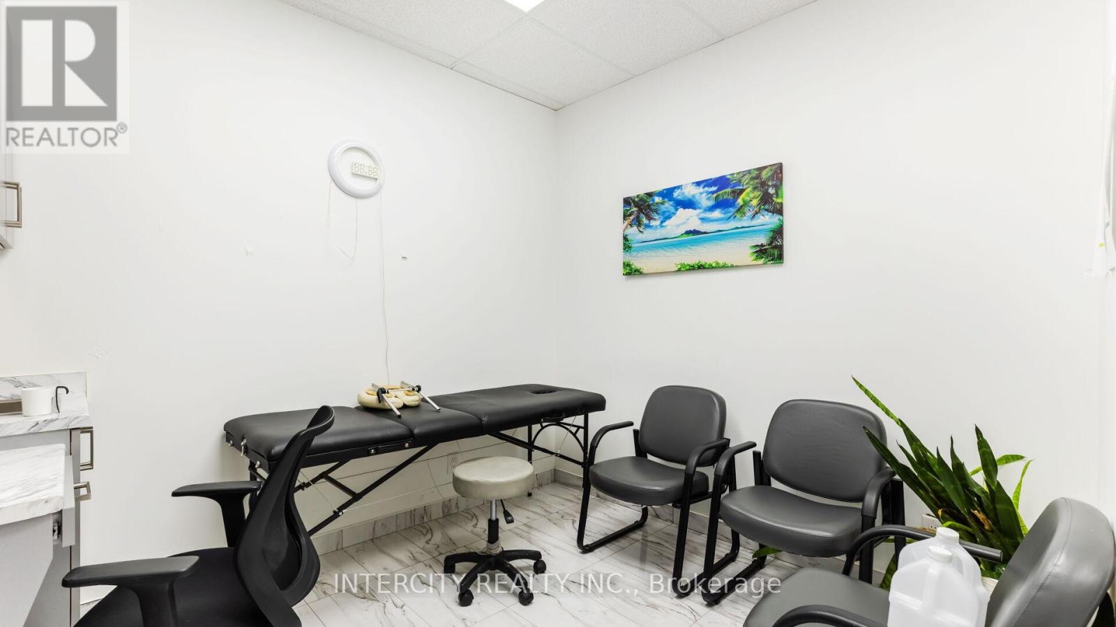 Unit C - 200 County Court Boulevard, Brampton, Ontario  L6W 4K7 - Photo 15 - W12086067