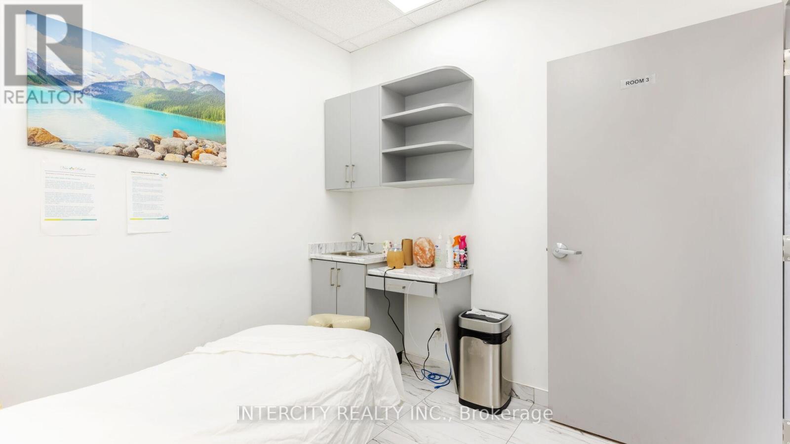 Unit C - 200 County Court Boulevard, Brampton, Ontario  L6W 4K7 - Photo 19 - W12086067