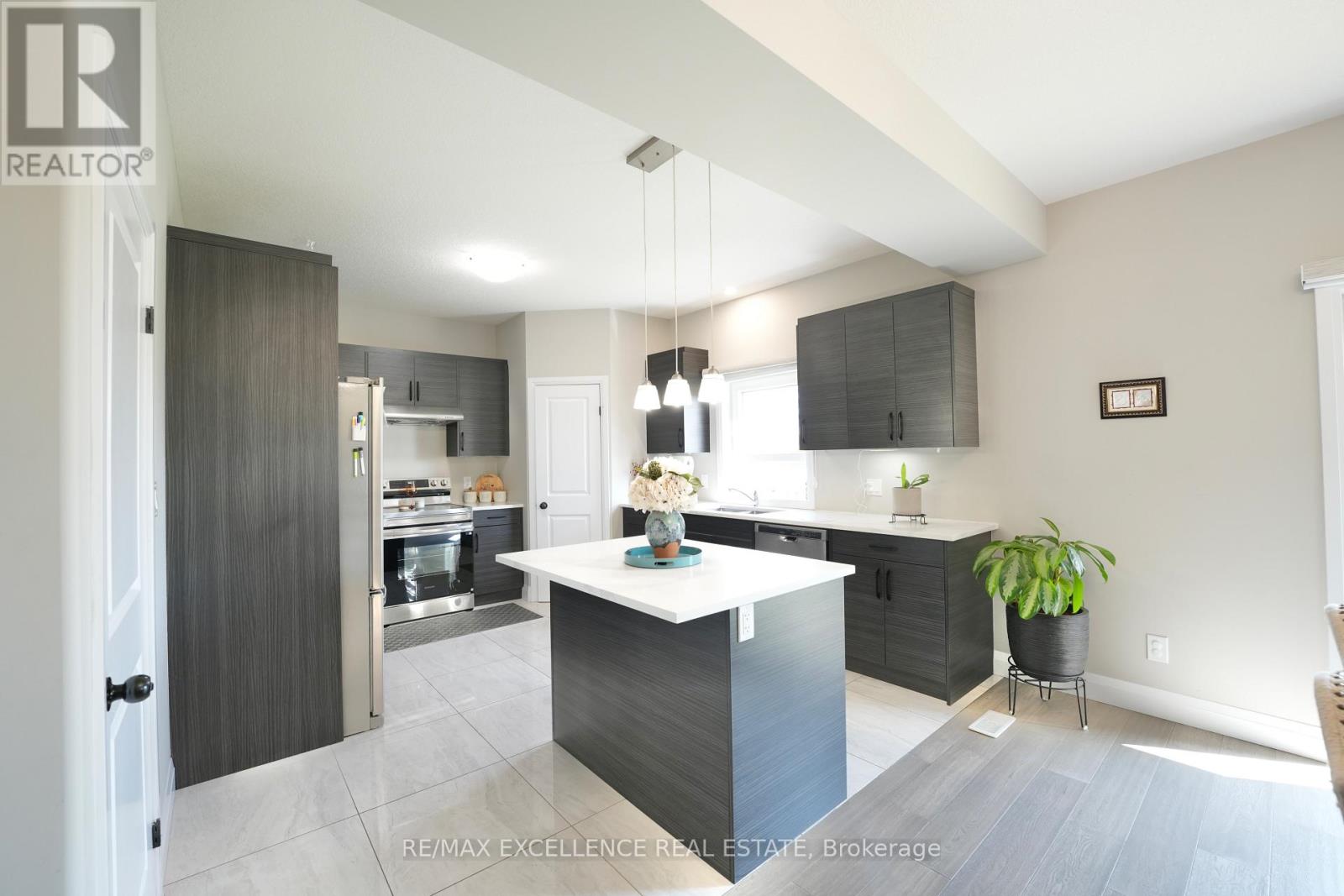 Photo 11 of 36 for 2347 Bakervilla Street