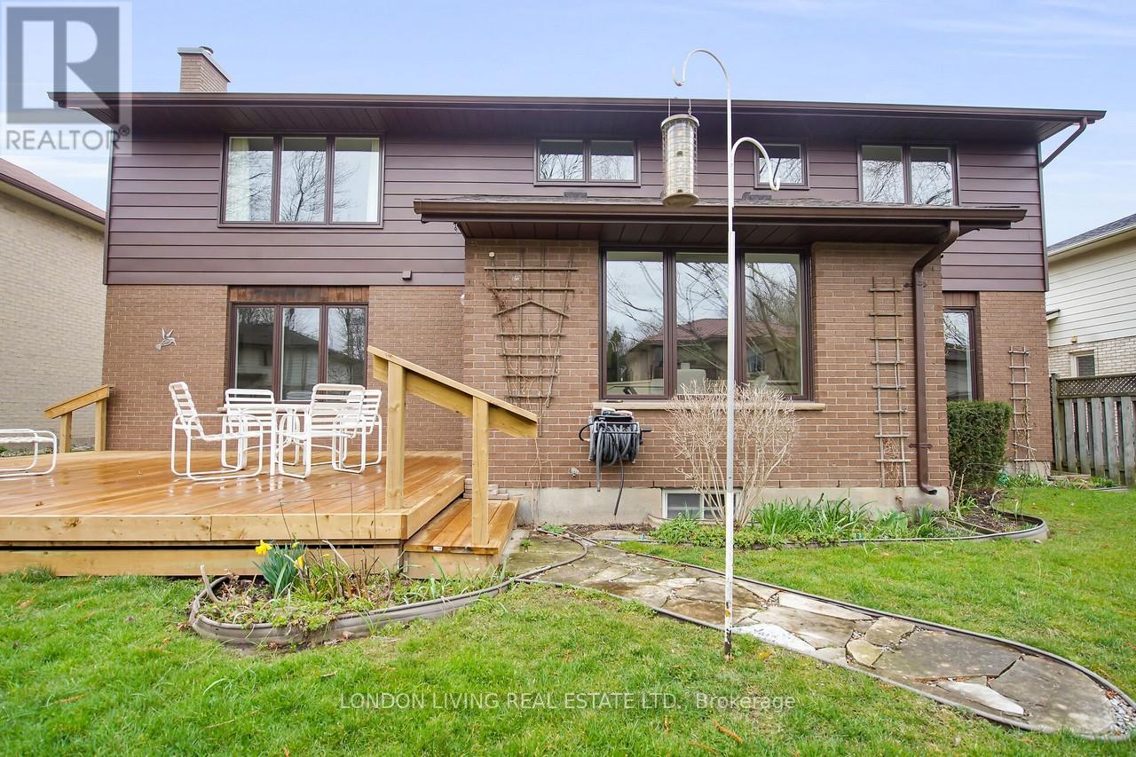 Photo 42 of 46 for 47 Deer Valley Crescent