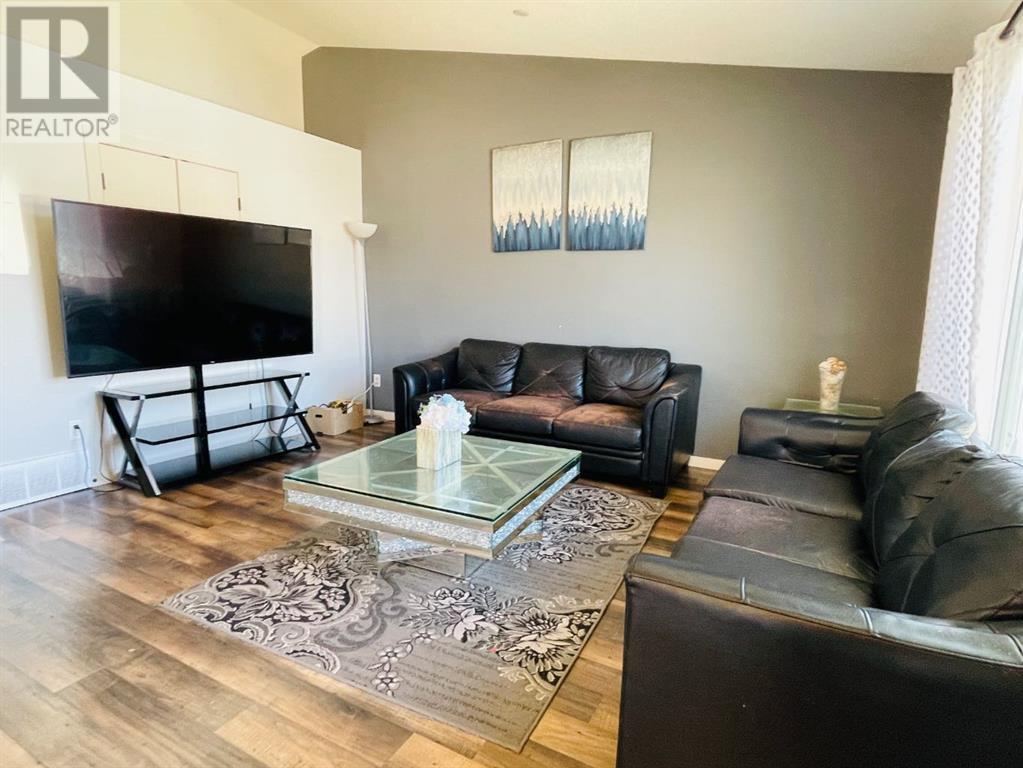Property at 565 Mary Cameron Crescent N image 5