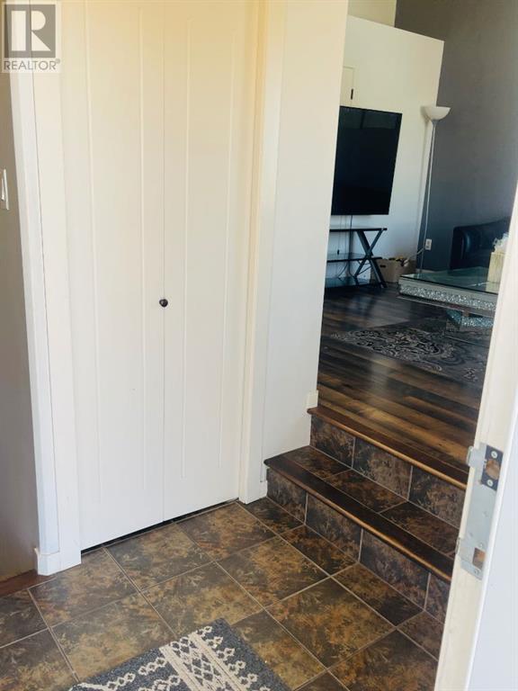 Property at 565 Mary Cameron Crescent N image 3