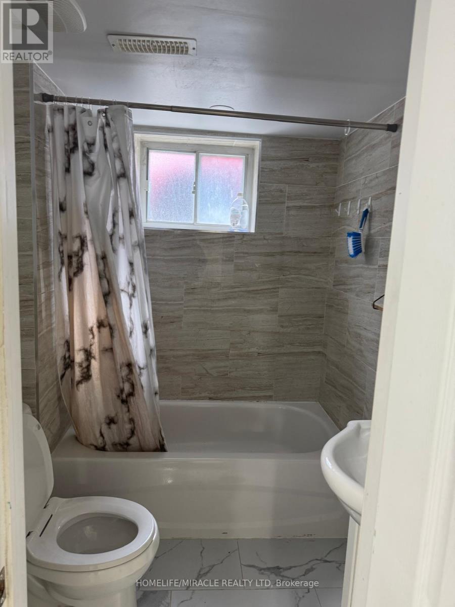 Bsmt - 18 Knightsbridge Road, Toronto, Ontario  M1L 2B2 - Photo 14 - E12022000