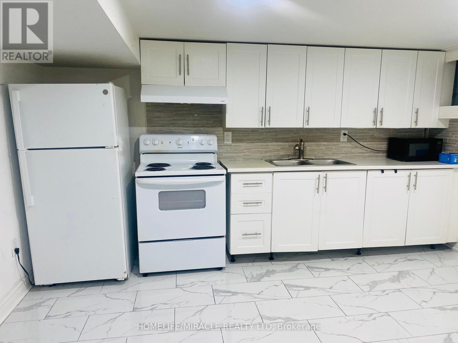 Bsmt - 18 Knightsbridge Road, Toronto, Ontario  M1L 2B2 - Photo 2 - E12022000