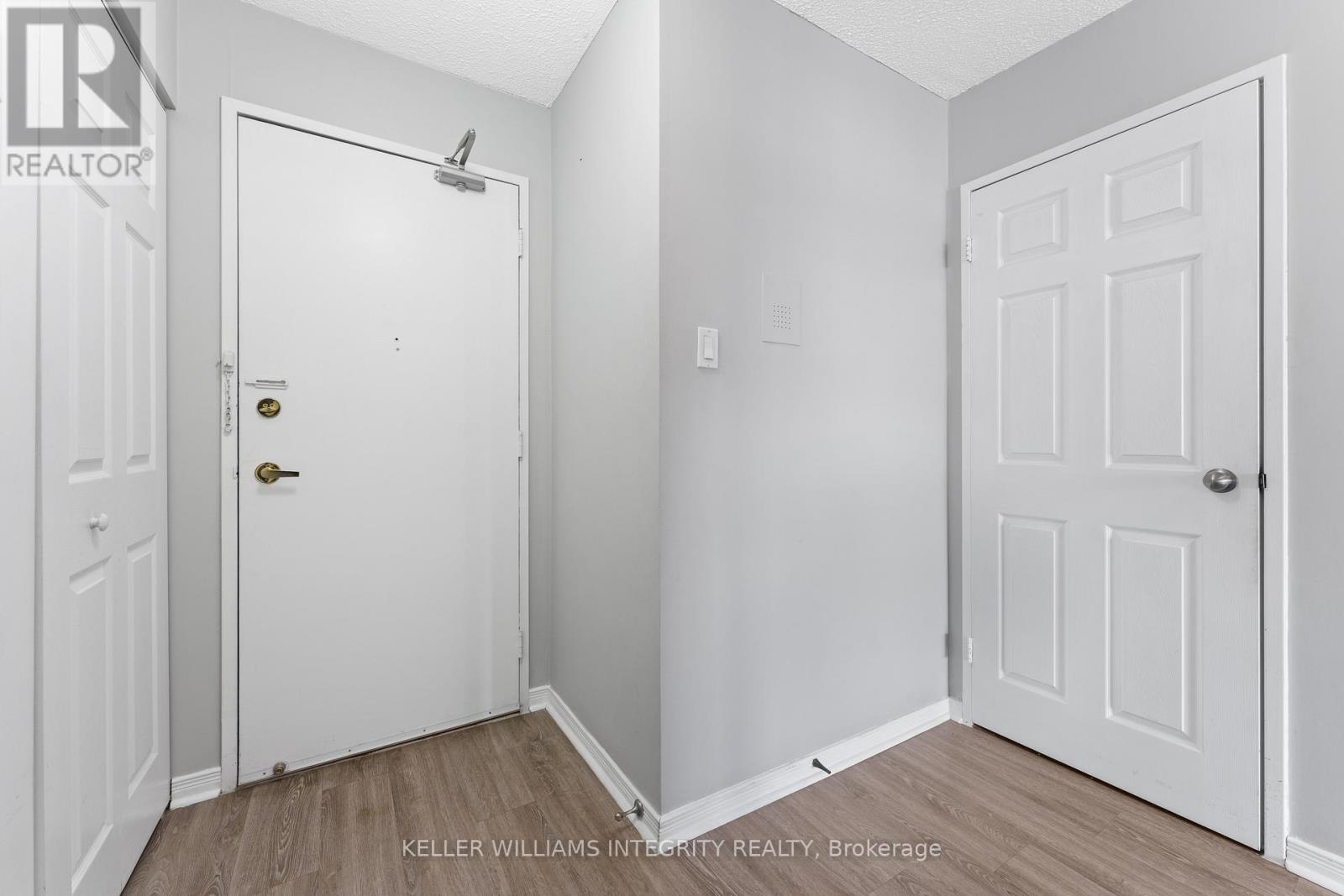 Property at 1804 - 158 MCARTHUR AVENUE image 5